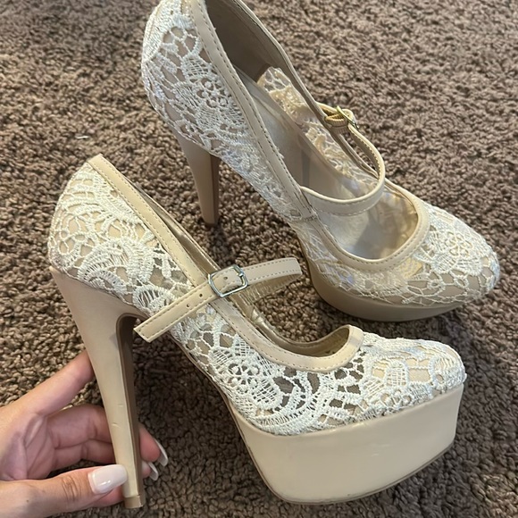 heels - Picture 5 of 10